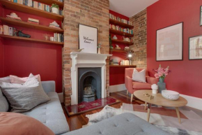 Cute Heritage Terrace Minutes From the City